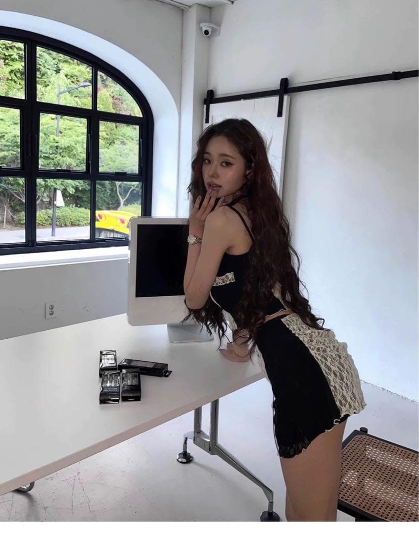 ジアちゃん着用 ♡セクシー可愛い黒白レースキャミソールミニスカートセットアップ