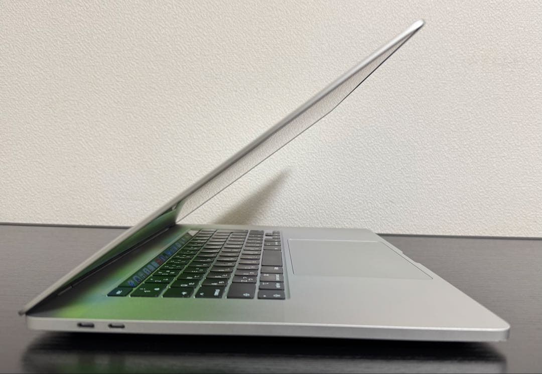 MacBookPro i9 32GB 1TB 充放電131回 バッテリー87%