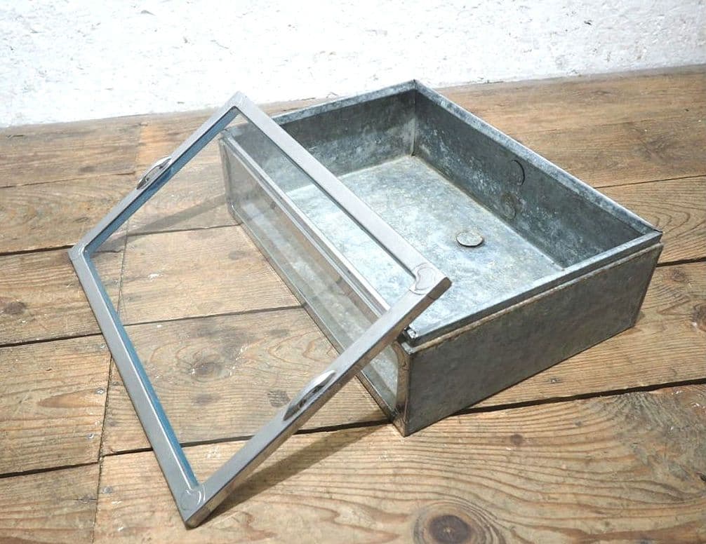 1329 昭和レトロなブリキのガラスケース　飾り棚　駄菓子屋　陳列棚　ビンテージ