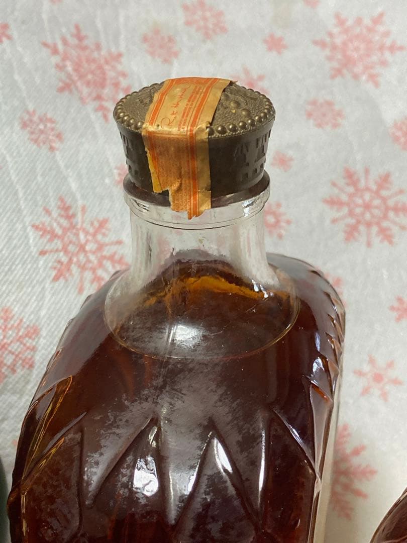 クラウンローヤル　ウイスキー 40% 古酒 ウイスキーとブランデー