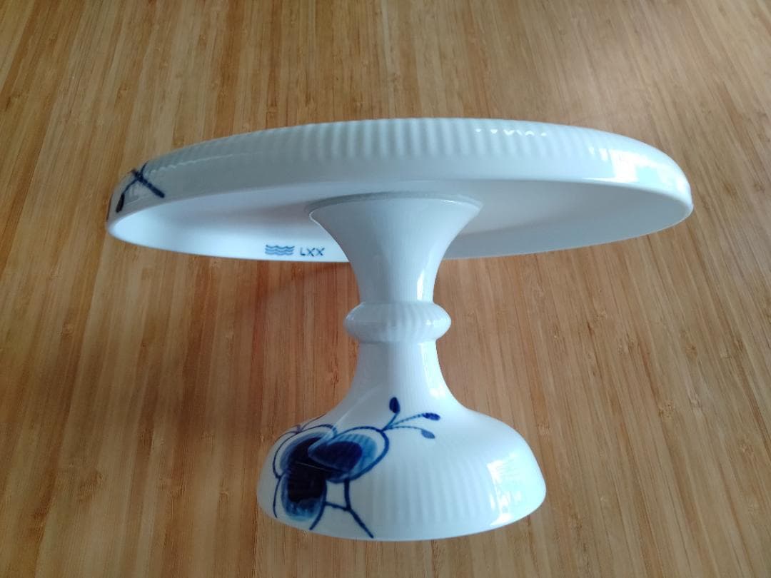 ロイヤルコペンハーゲン ケーキディッシュ ブルーフルーテッドメガ