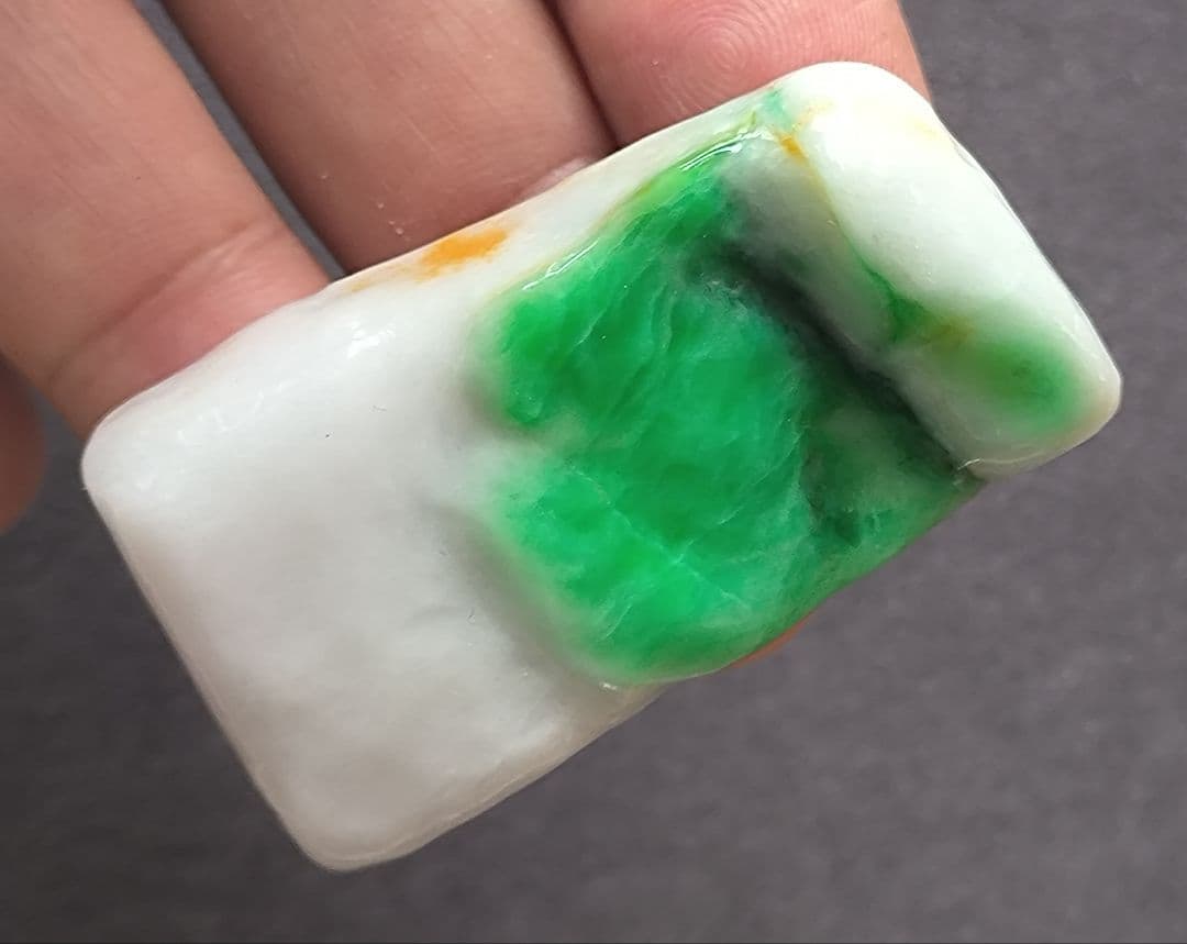 【陽緑】ミャンマー産本翡翠のルース②