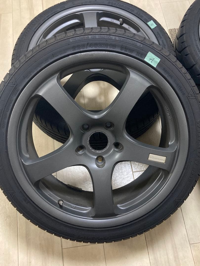 専用18インチホイール 114.3 +タイヤ225/40/R18 4本