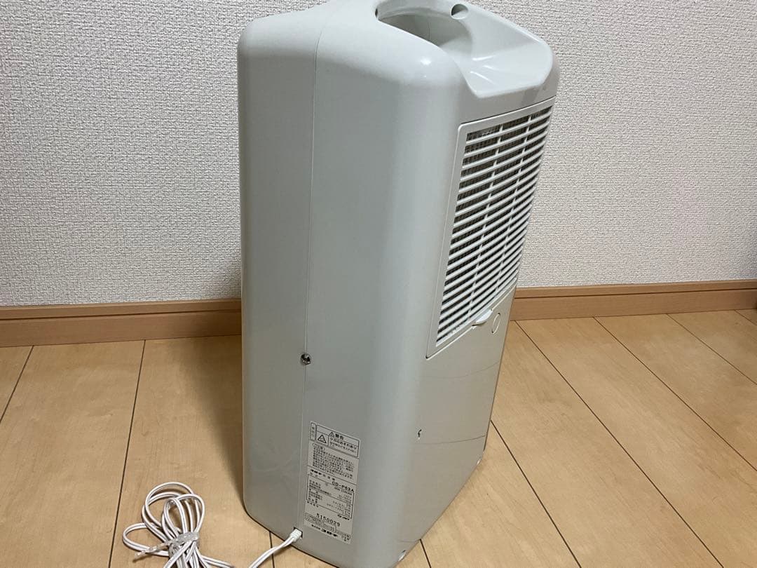 コロナ　除湿機　CD-P63A-W 2020年製