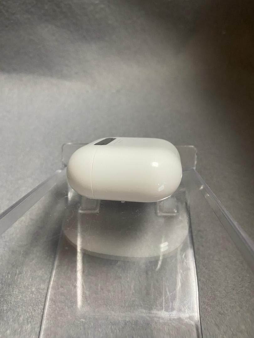 美品 AirPods 第4世代 ノイズキャンセリング搭載モデル MXP93J/A