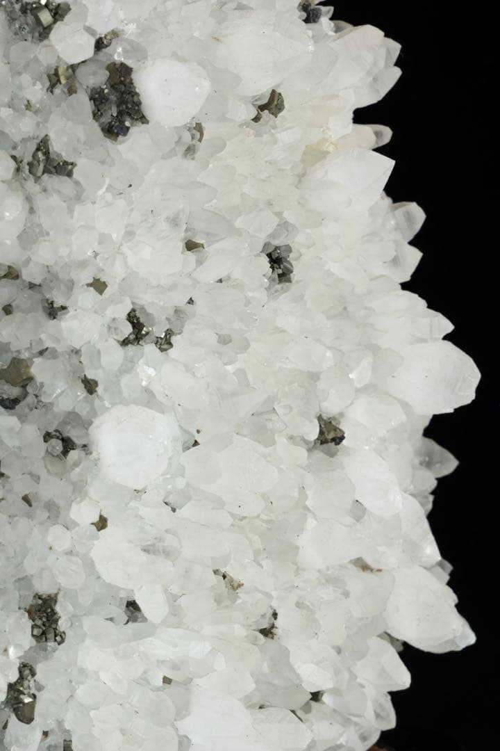 水晶クラスター 黄鉄鉱共生 台座付 2.1kg 天然石 原石 自然石 鉱物標本