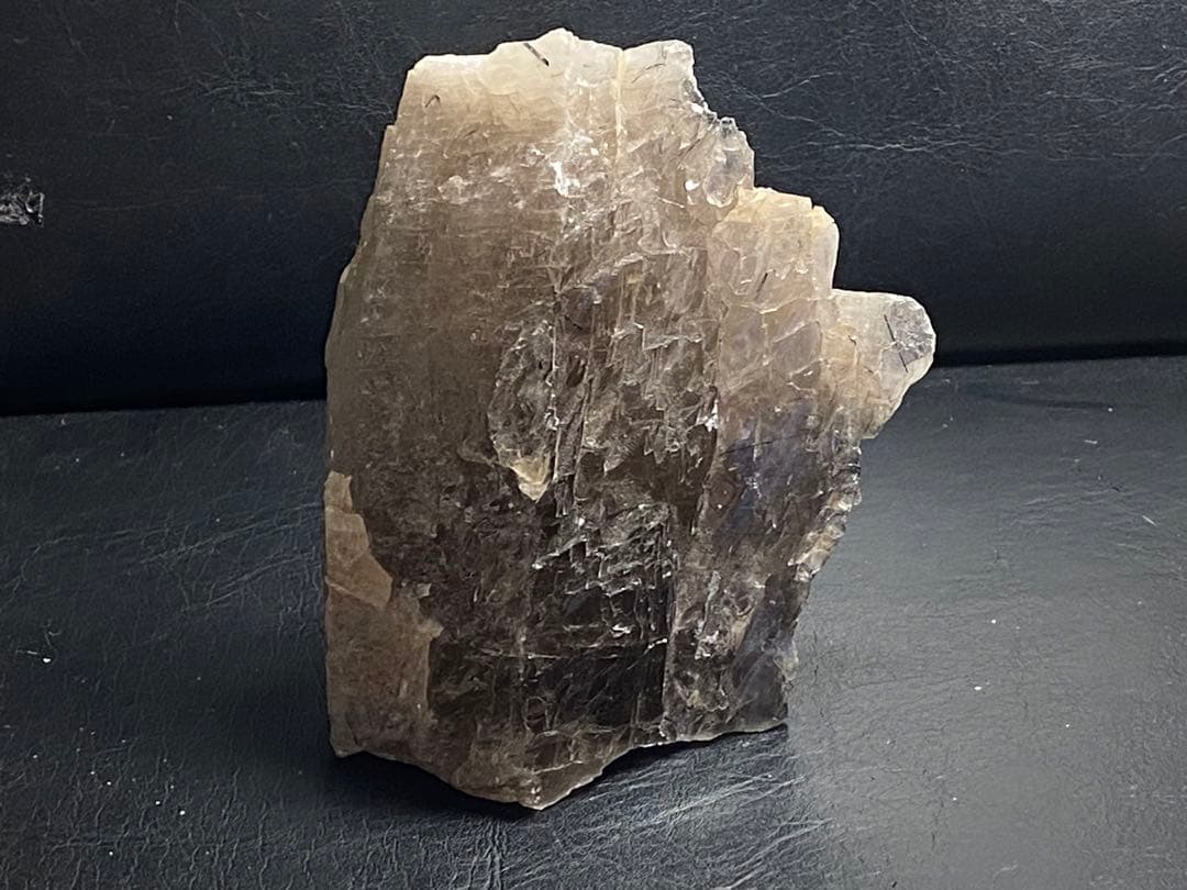 ザギマウンテンクォーツ　ザギ水晶　ザキ鉱山　923g