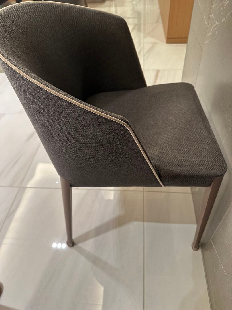 アルフレックス　フルーテ　パイピングアームチェア最後の1脚