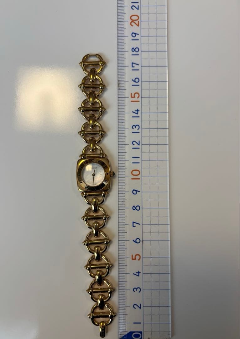 GUCCI グッチ　6400L 腕時計　ゴールド