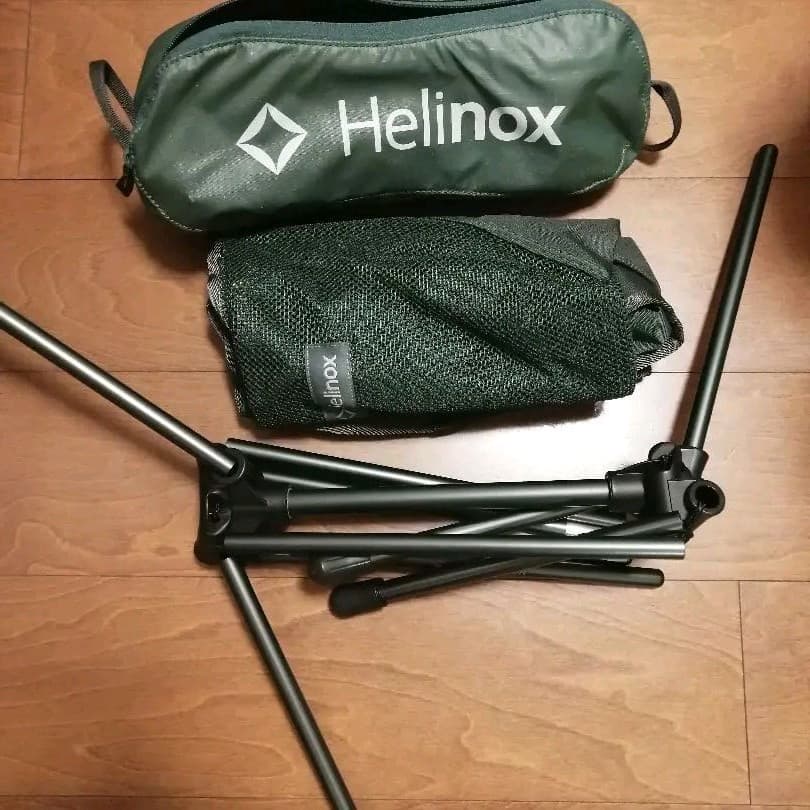 Helinox 　4 チェア　+　1テーブル