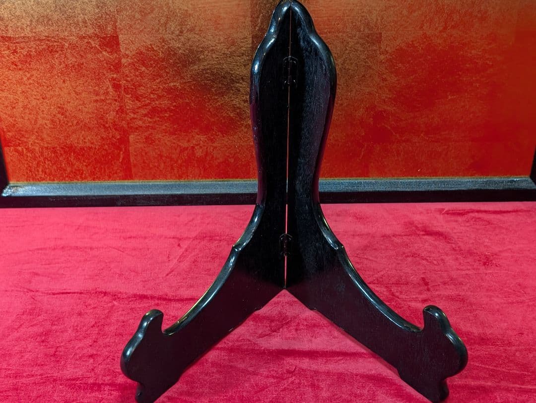 深川製磁　陶彩作　飾り大皿 『菖蒲の花』皿立て付