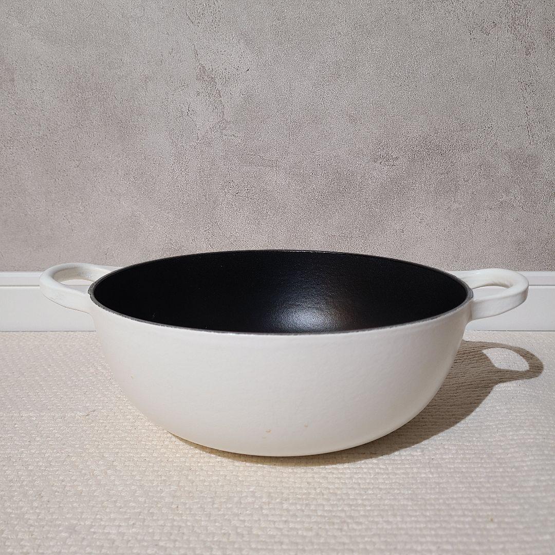 ルクルーゼ　マルミット　スターレリーフ　コットン　ゴールドツマミ　22cm