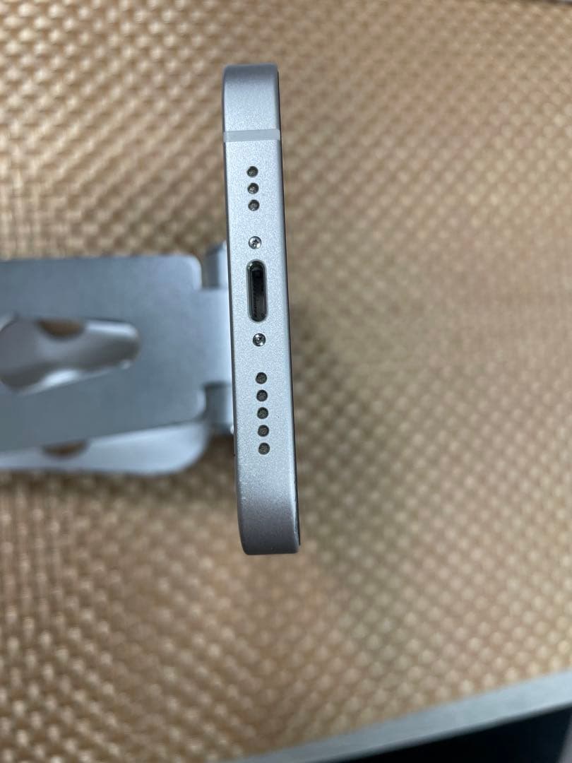 iPhone 14 256 GB スターライトSIMフリー【1267】