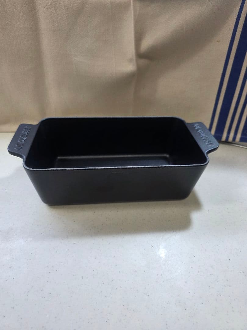 ル・クルーゼ　シグネチャーケーキ&ローフパン　23cm