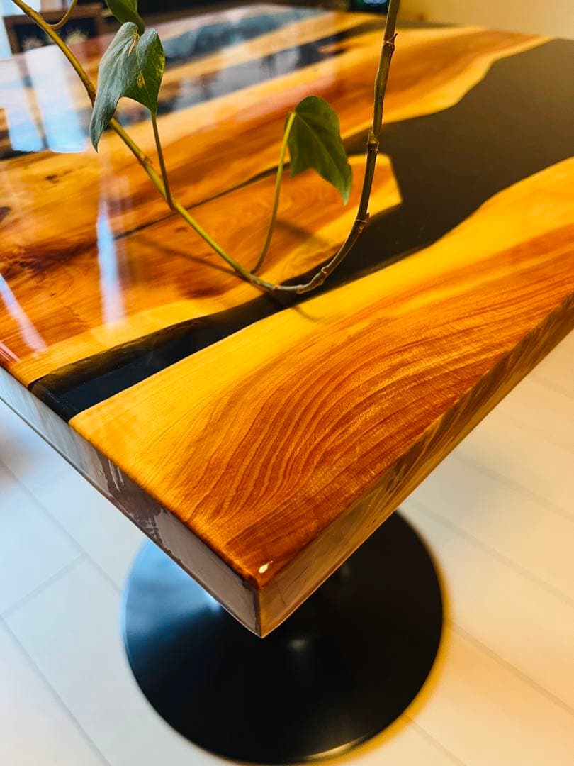 レジンテーブル　カフェテーブル　ダイニングテーブル