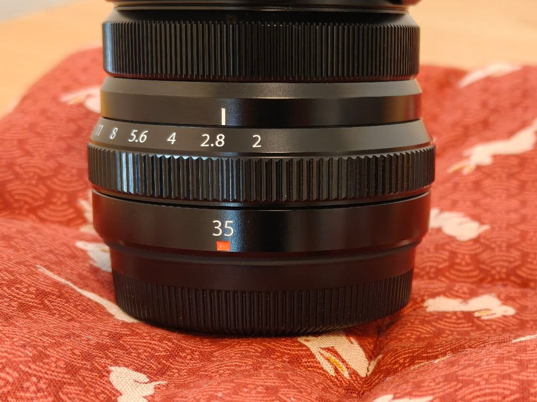 FUJIFILM XF35mm F2 R WR メタルフード、クロス付き
