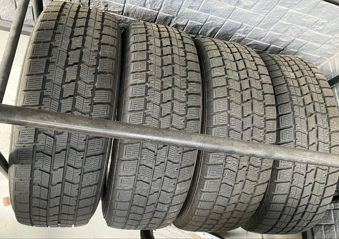 スタッドレスタイヤ　16インチアルミ付き4本セット