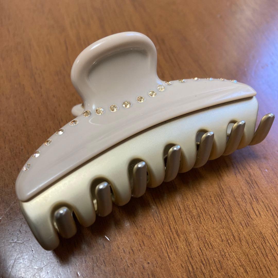 ストーン付きベージュヘアクリップ 約7.5cm