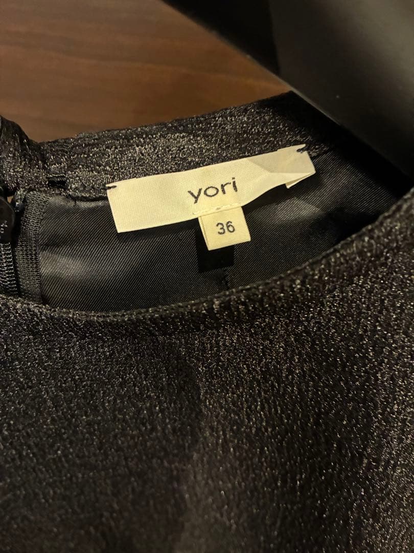 【美品】yori ヨリ シャイニーパフブラウス 黒 36