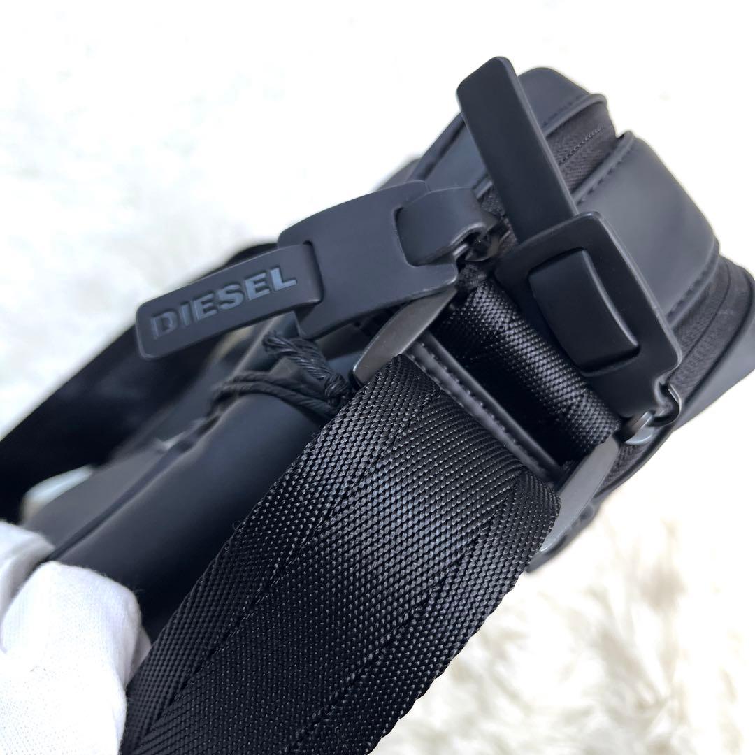 mi ✨DIESEL ショルダーバッグ ブラック