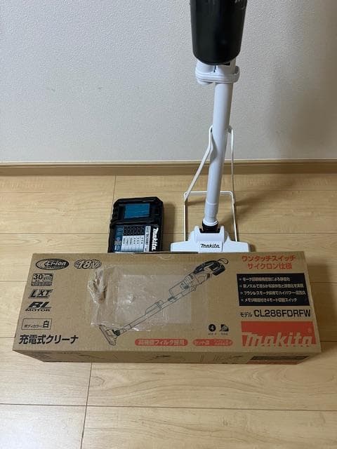 マキタ 充電式クリーナー CL286FDRFW 数回使用のみ 美品 正規店購入