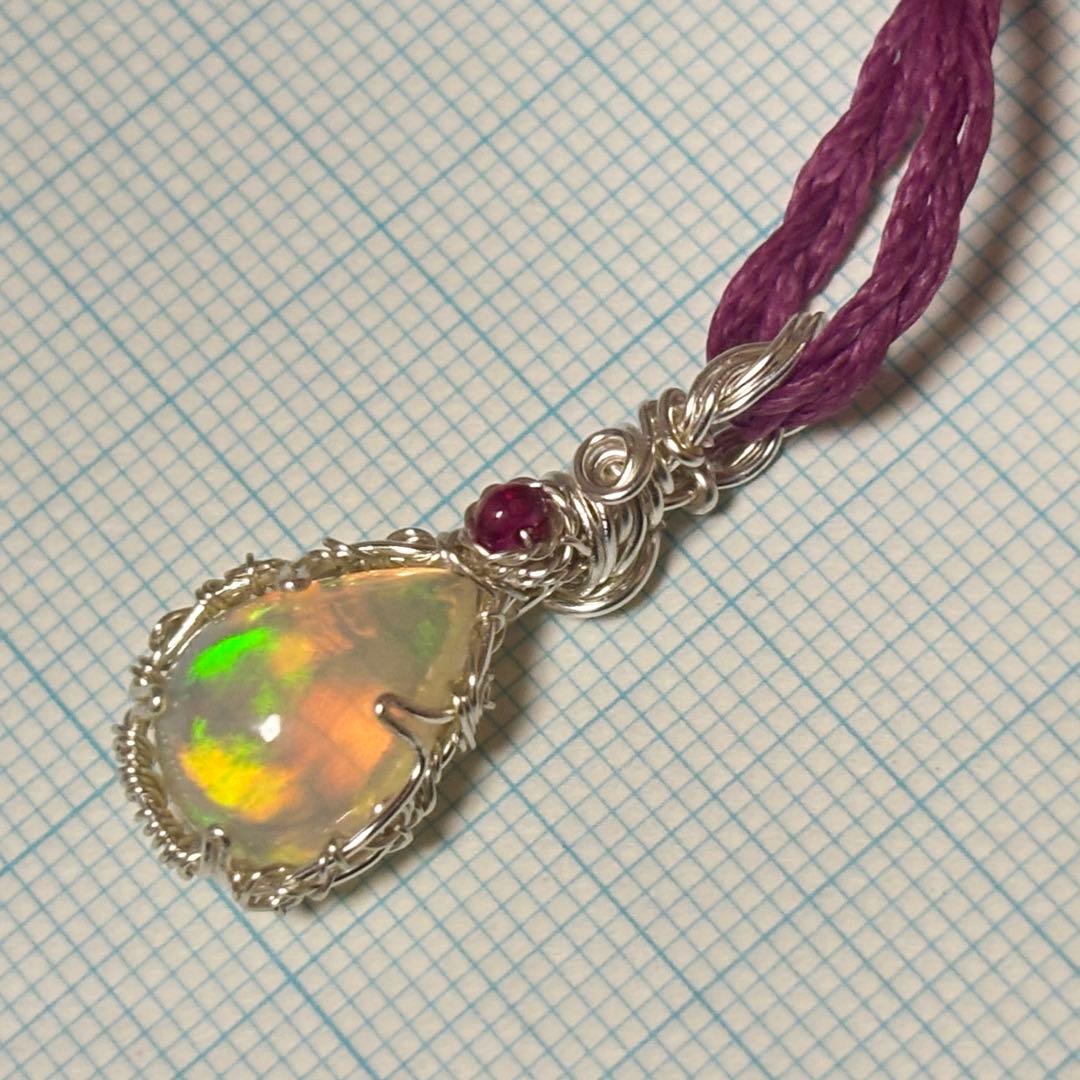 マーシャです。エチオピアオパールペンダント