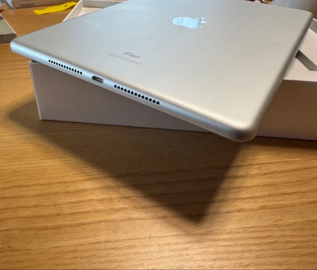 Apple iPad 第9世代　シルバー