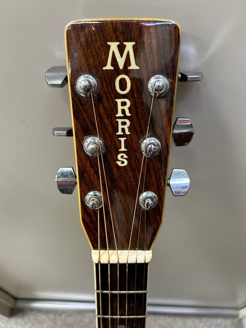 Morris (モーリス)W-35 アコースティックギター (ケースとカポ付き)