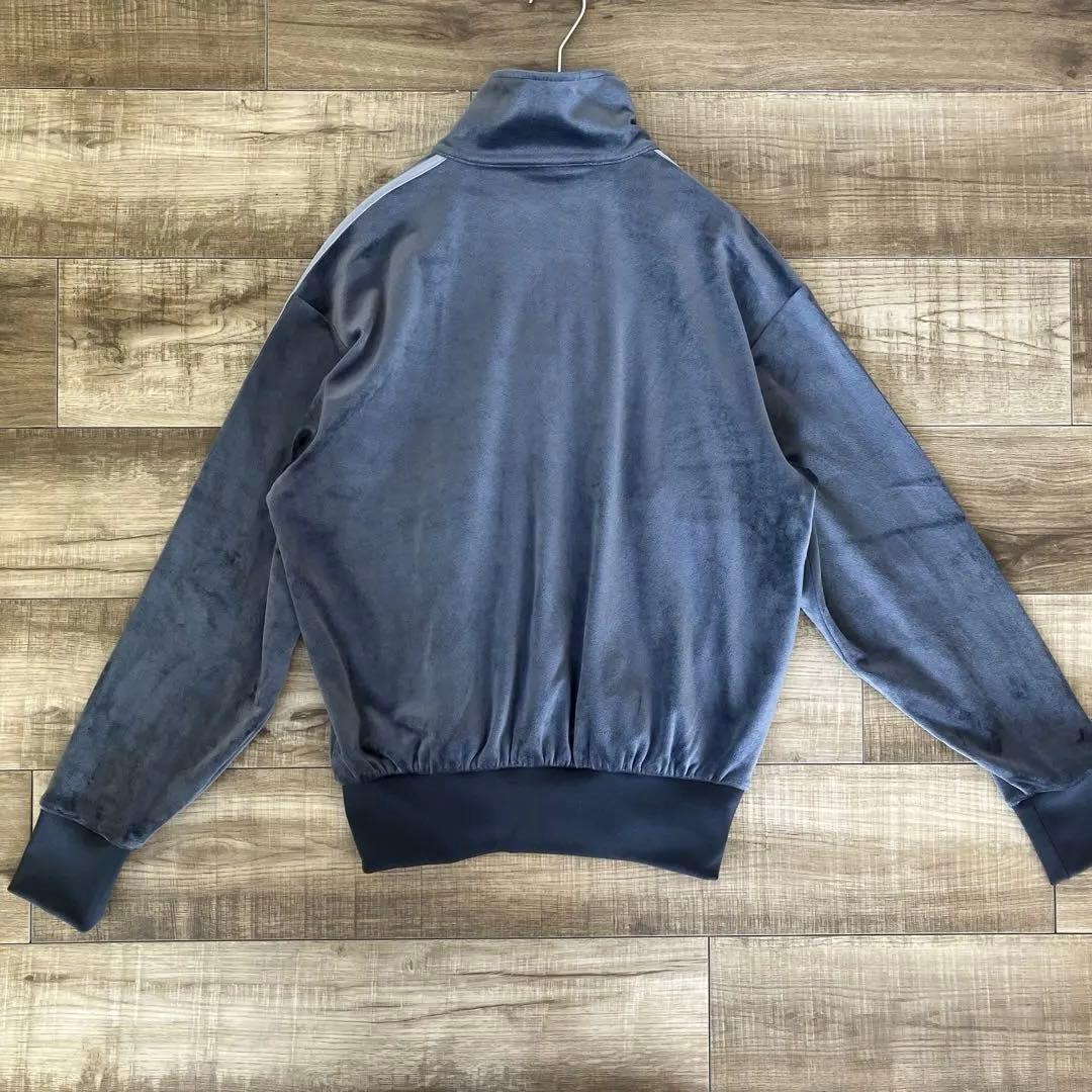 【人気モデル】adidas ベロア トラックジャケット グレー トレフォイル