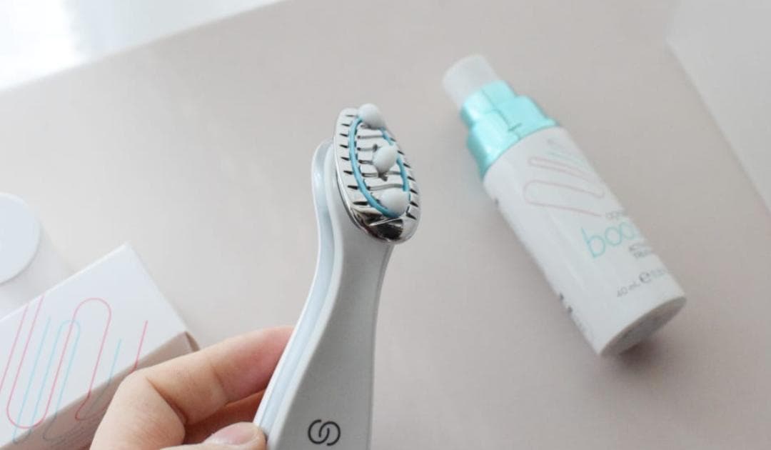 新品未使用未開封　ニュースキン　ブースト　 美顔器 充電器付き