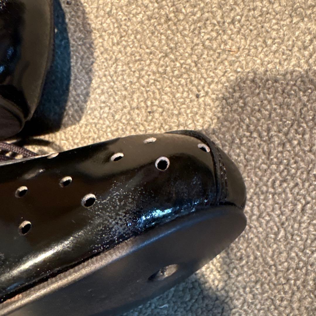 イタリア製DEUGI 103エナメルタイプ黒　サイズ41 1/2 傷有り