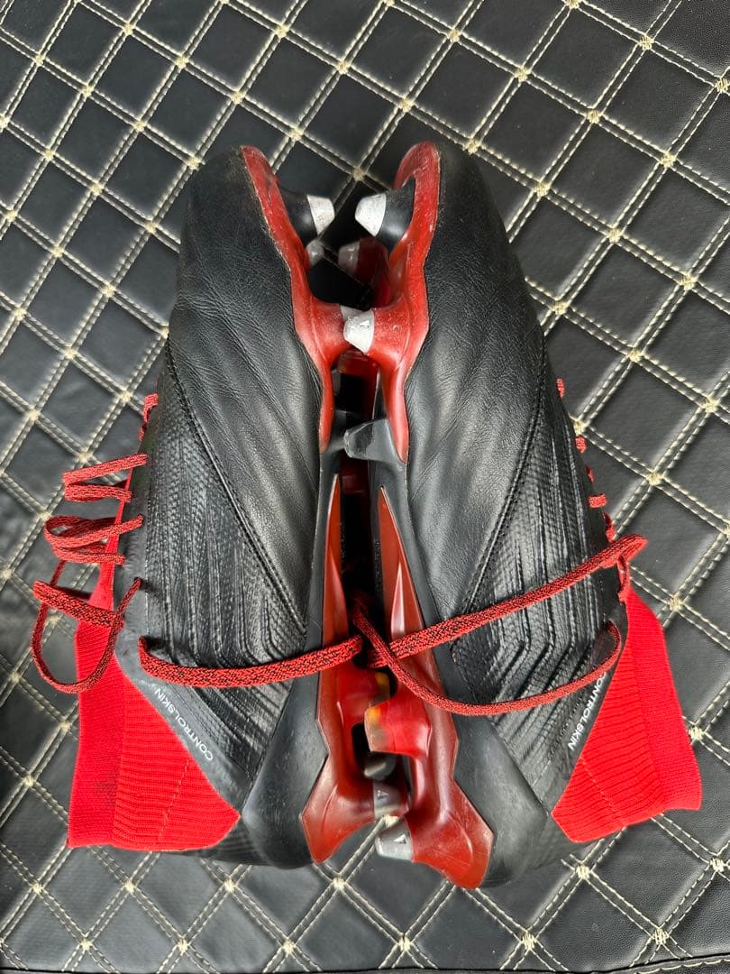 アディダス プレデター18.1SG