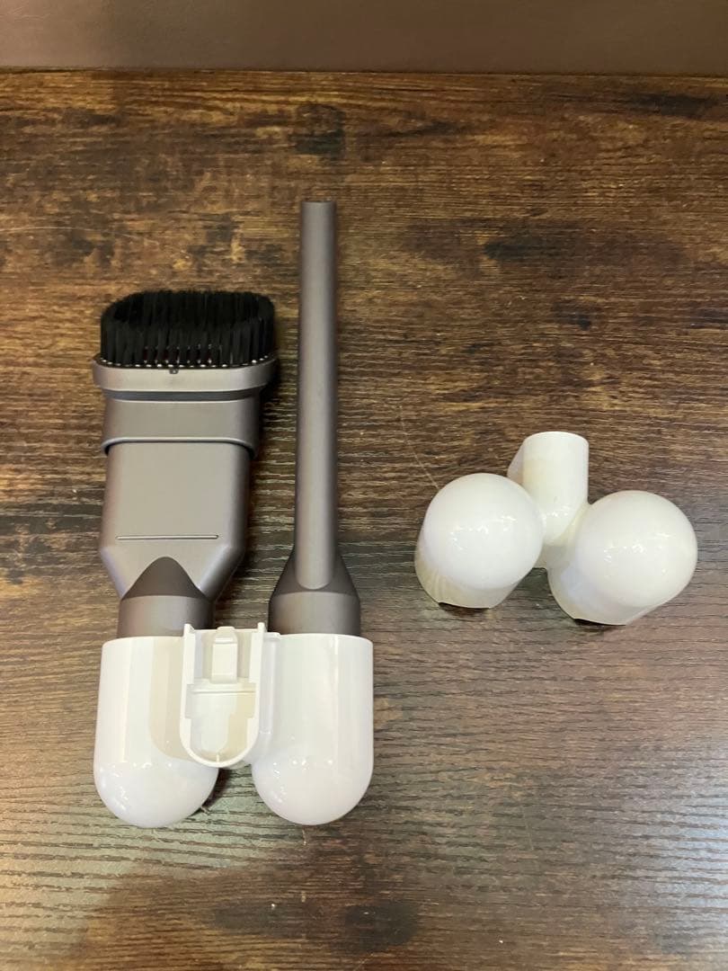 Dyson V10（SV12）コードレスクリーナー アタッチメント多数付き