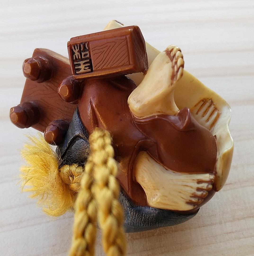 春井恒眠作　紀伊高野山玉川蒔絵印籠　人物根付