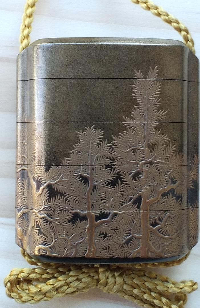 春井恒眠作　紀伊高野山玉川蒔絵印籠　人物根付