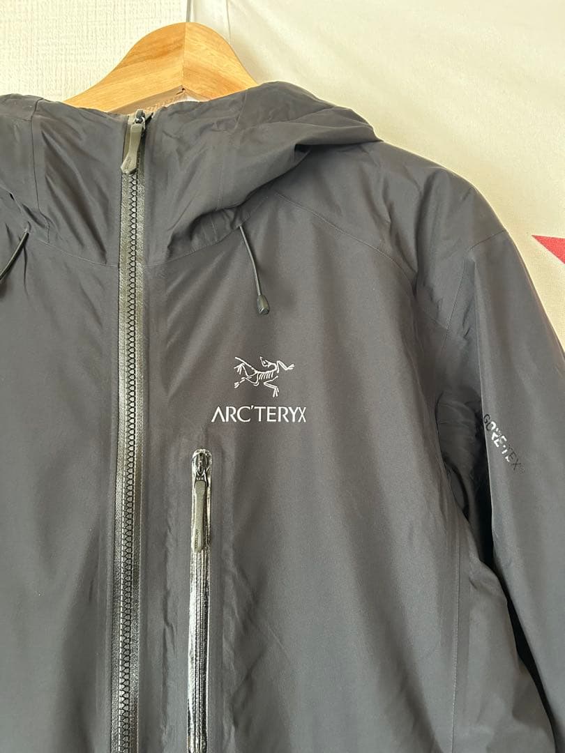 ARC'TERYX アークテリクス　アルファis
