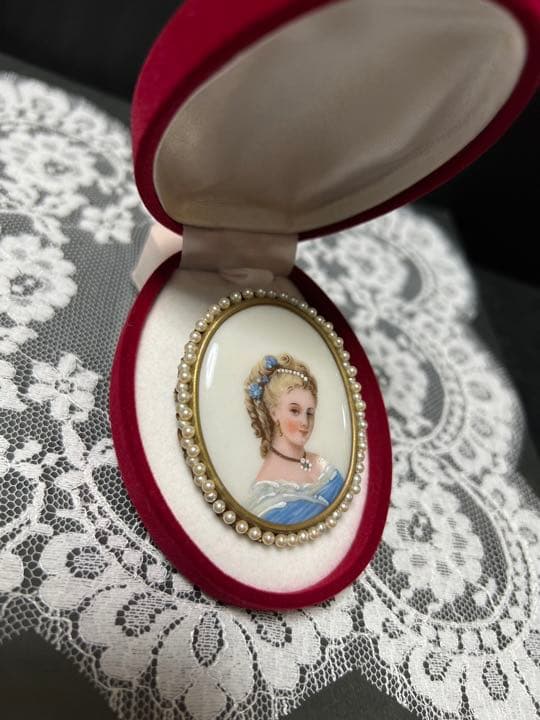 【シュウシュウ】リモージュ 貴婦人 ブローチ アンティーク