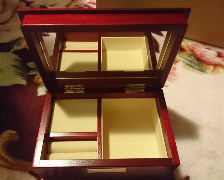 カメオ オルゴール付きジュエリーBOX