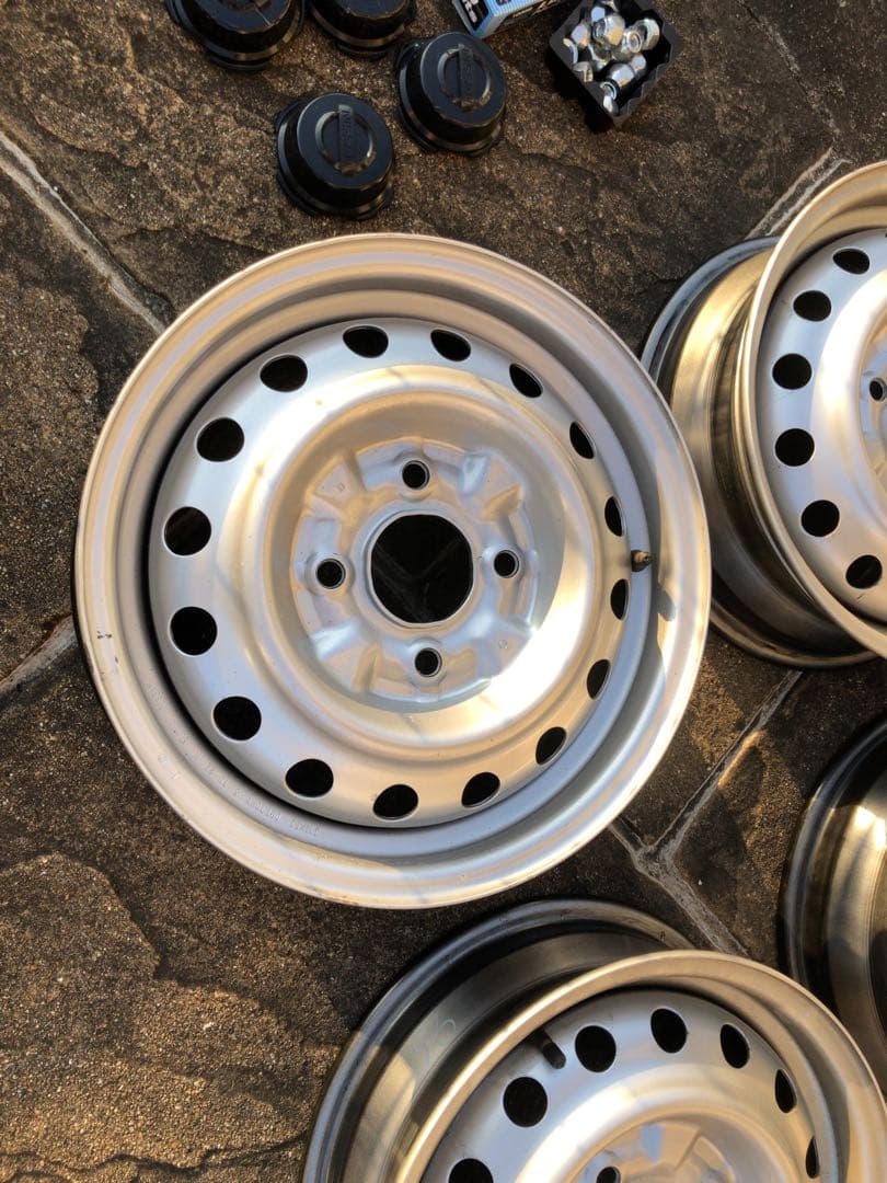 nv200 鉄ホイール　14インチ 4個セット ナット　センターキャップ付き