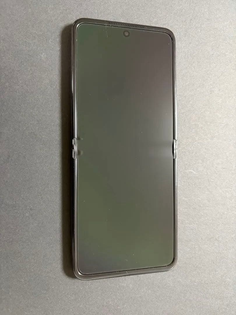 【美品】motorola razr 50 512GB コアラグレー