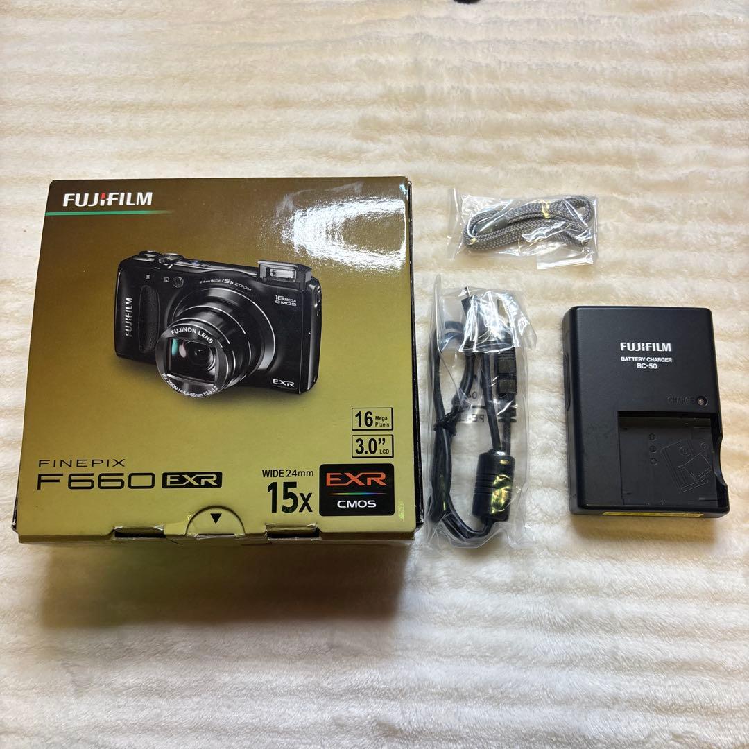 Fujifilm FINEPIX F200EXR コンパクトデジタルカメラ