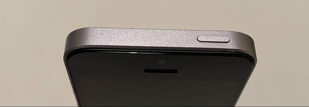 美品 iPhone SE バッテリー86% 64GB SIMフリー