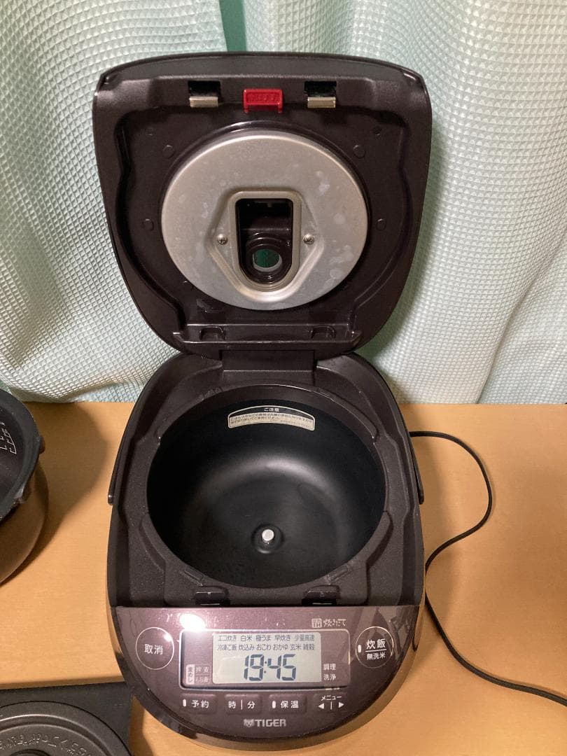 ★★★TIGER 圧力　IH 炊飯ジャー　JPK-B100 ブラウン　5.5合