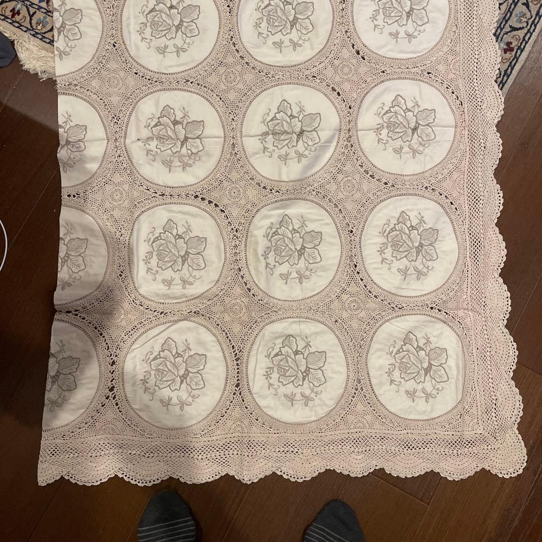 中国　SWATOW ナプキン付き　刺繍入り　レースのテーブルクロス