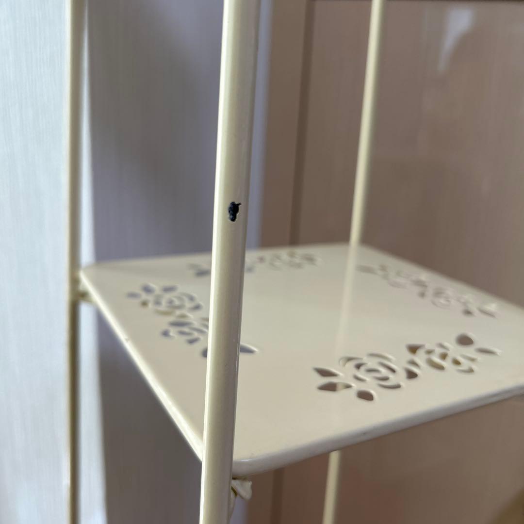 イマン アイアン ローズ 4段シェルフ ラック クリーム色　飾り棚 スタンド