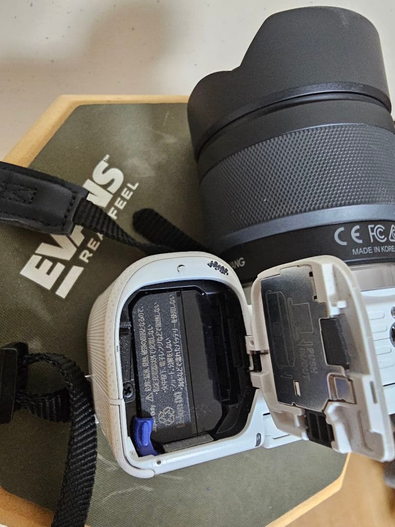 デジタルカメラ VLOGCAM ZV-E10 + Samyang AF 12mm f/2 E