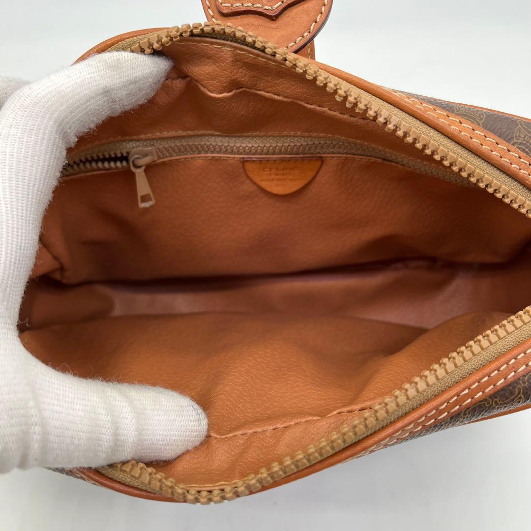 【美品】CELINE ショルダーバッグ 斜めがけ マカダム柄 トリオンフ PVC