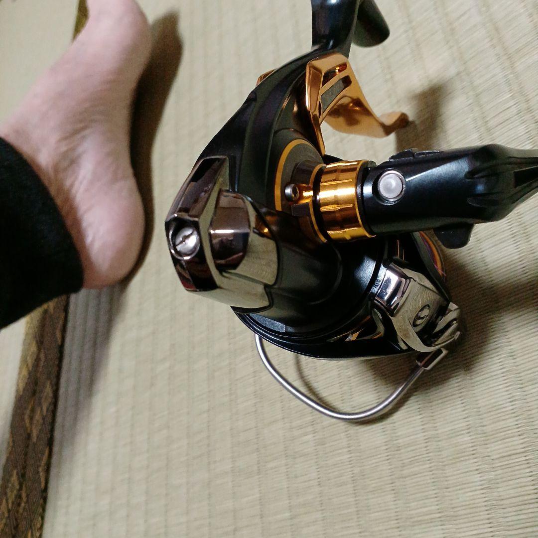 TOURNAMENT スピニングリール ブラック・ゴールド