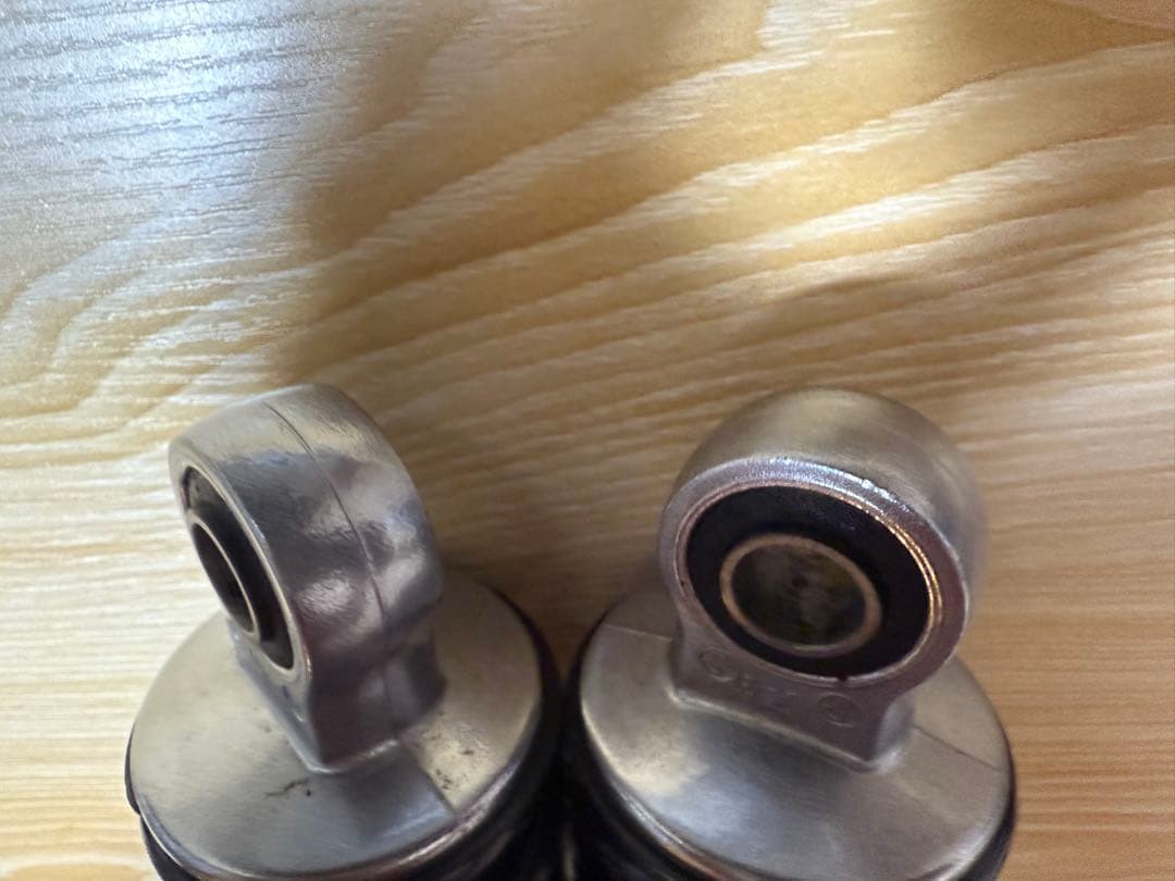 W800 純正リアサスペンション