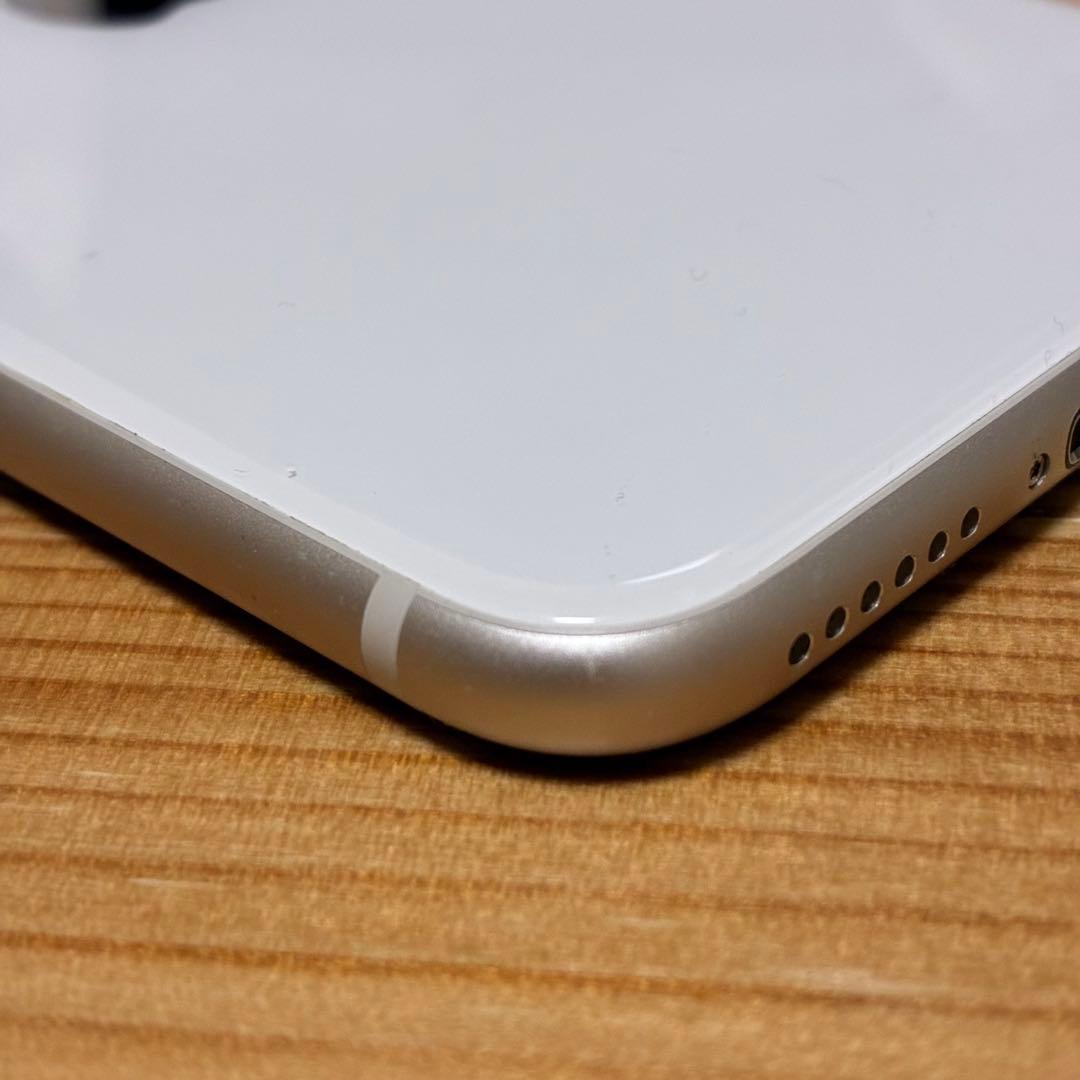 バッテリー新品　iPhoneSE第3世代64GB SIMフリー yy17700a